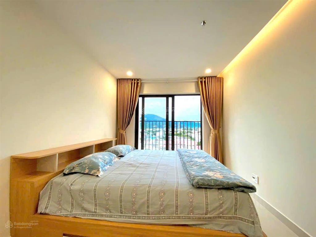 Bán căn 75,2m2, 2 pn, 2 wc, view hồ lầu 10, nội thất đẹp, giá 4 tỷ,  0906 549 *** sơn