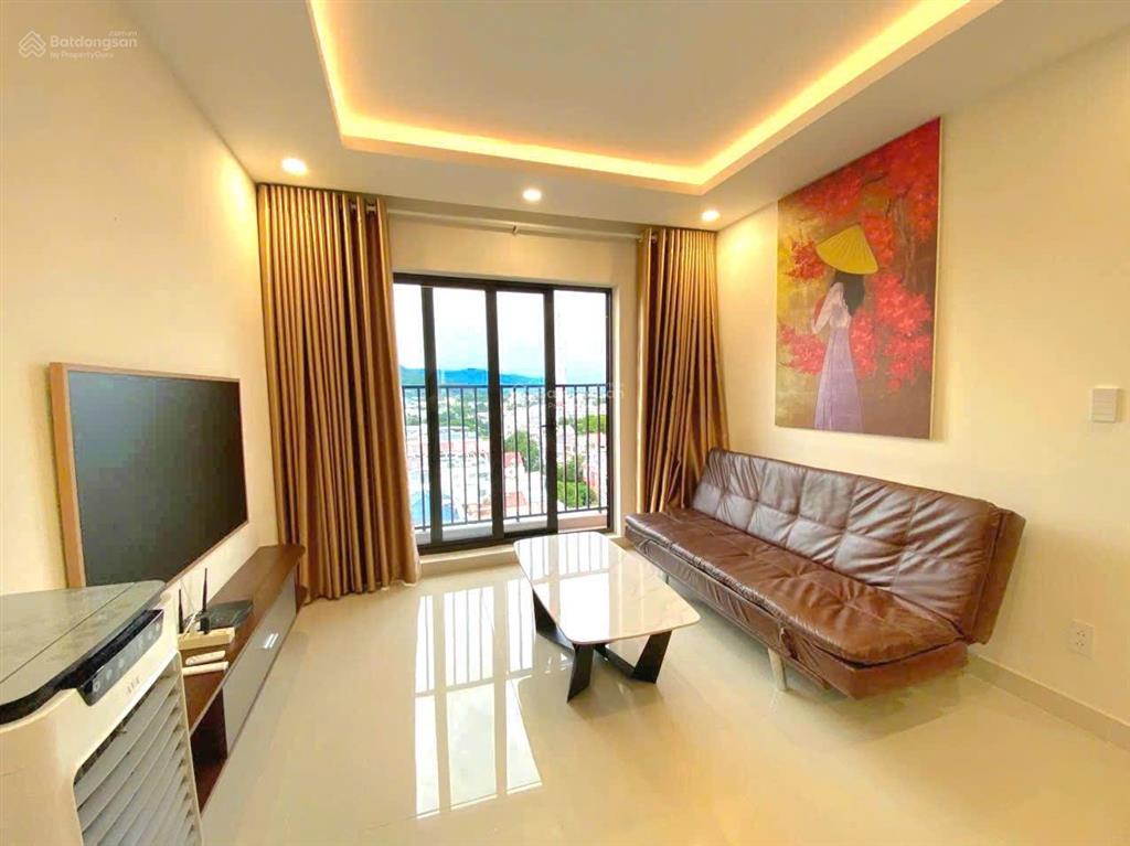 Bán căn 75,2m2, 2 pn, 2 wc, view hồ lầu 10, nội thất đẹp, giá 4 tỷ,  0906 549 *** sơn