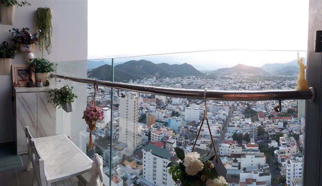 Căn hộ 45 m2 , 1 pn , scenia bay , đầy đủ nội thất giá chỉ 3 tỷ ,  0906 549 *** sơn