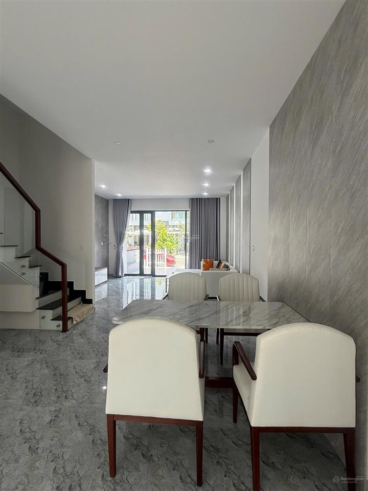 Cho thuê nhà nguyên căn kđt mỹ gia gói 8 the capella, nhà full nội thất đẹp 24 triệu /tháng