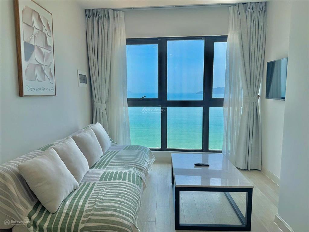 Căn hộ view biển, 70,5 m2, 2 pn, 2 wc, nội thất đẹp, sổ hồng sẵn, giá 12 tỷ  0906 549 *** sơn