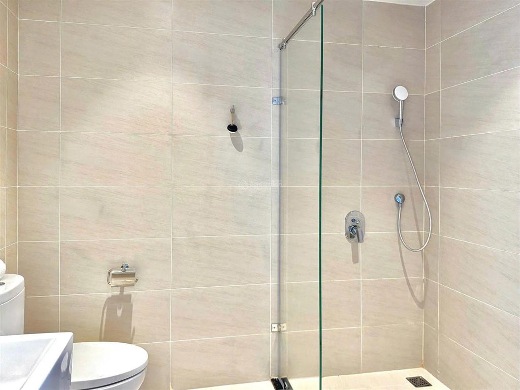 Căn hộ view biển, 70,5 m2, 2 pn, 2 wc, nội thất đẹp, sổ hồng sẵn, giá 12 tỷ  0906 549 *** sơn