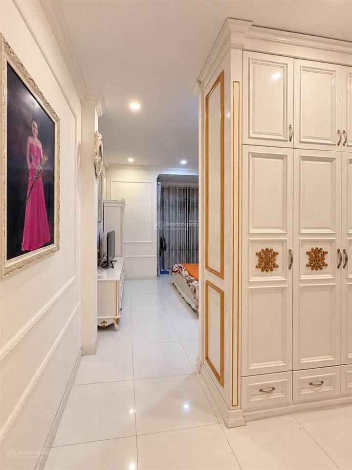 Bán 4 tầng mặt tiền đường cao văn bé  nha trang , gần mường thanh viễn triều gần biển . 10 tỷ