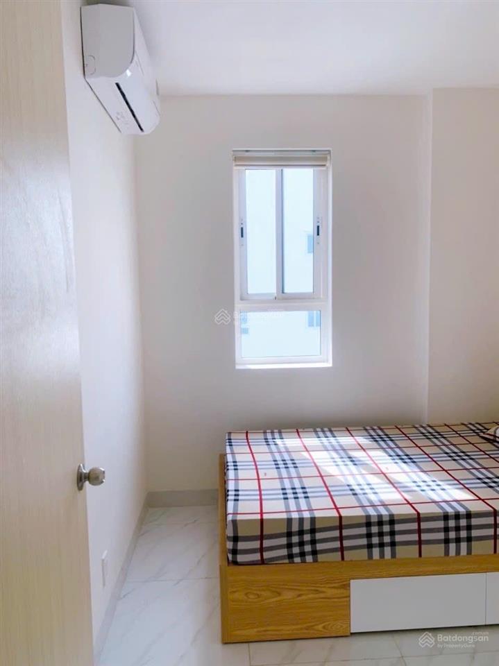 Bán căn hộ 63 m2, 2 pn, 1 wc, ban công rộng, đầy đủ nội thất giá chỉ 3,1 tỷ,  0906 549 *** sơn