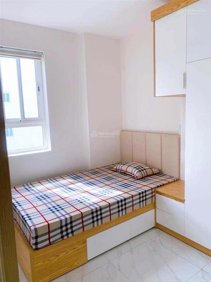 Bán căn hộ 63 m2, 2 pn, 1 wc, ban công rộng, đầy đủ nội thất giá chỉ 3,1 tỷ,  0906 549 *** sơn