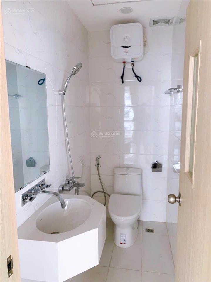 Bán căn hộ 63 m2, 2 pn, 1 wc, ban công rộng, đầy đủ nội thất giá chỉ 3,1 tỷ,  0906 549 *** sơn