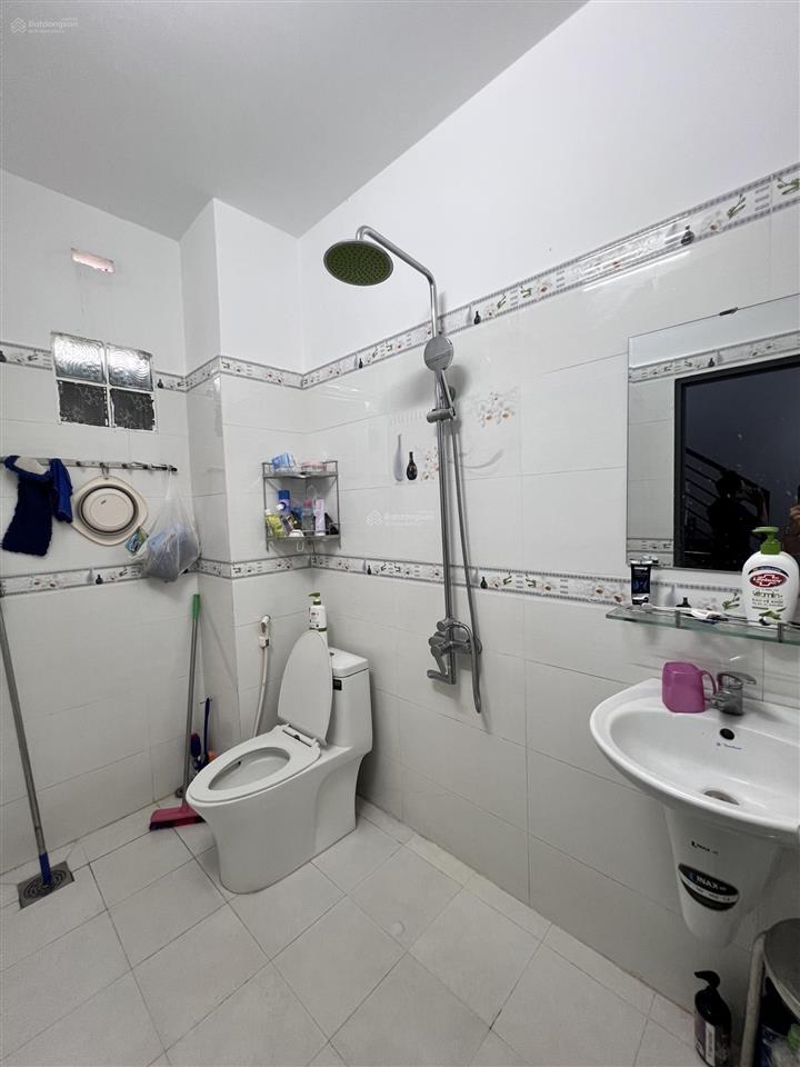 * chỉ 3.98 tỷ  nhà 4 tầng  ngay vincom võ văn ngân, linh chiểu, thủ đức  3 pn/3 wc