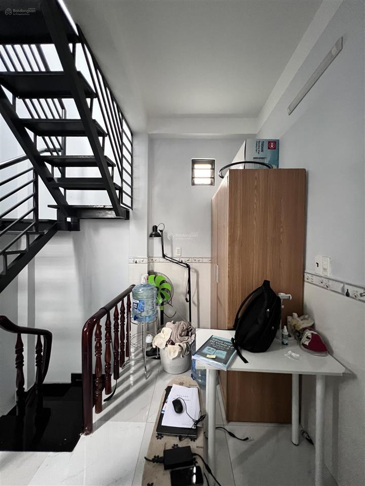 * chỉ 3.98 tỷ  nhà 4 tầng  ngay vincom võ văn ngân, linh chiểu, thủ đức  3 pn/3 wc