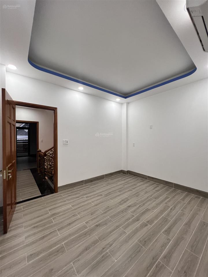 * cho thuê nhà 4 tầng, gần vincom võ văn ngân, linh chiểu, thủ đức  giá 23 triệu/th
