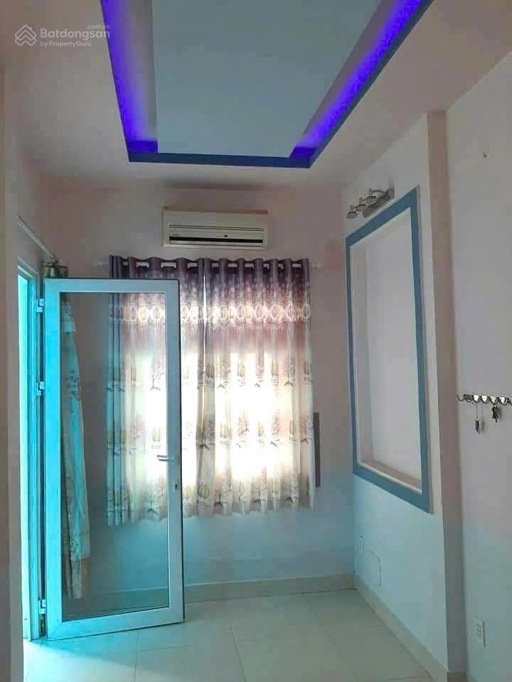 * cho thuê nhà 2 tầng (có 3 pn)  sát đh ngân hàng, thủ đức  dân trí cao  giá 10 triệu/th