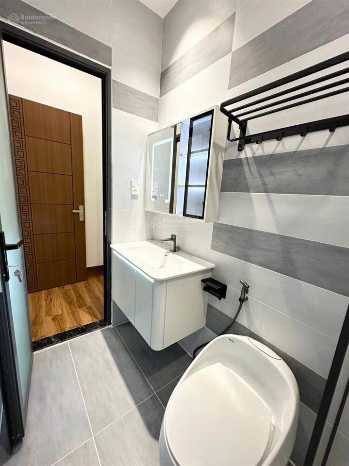 Bán nhà 38 nguyễn văn trỗi, p15, q. phú nhuận dt 8x24m kc 2 tầng giá 30 tỷ nay bán 22 tỷ