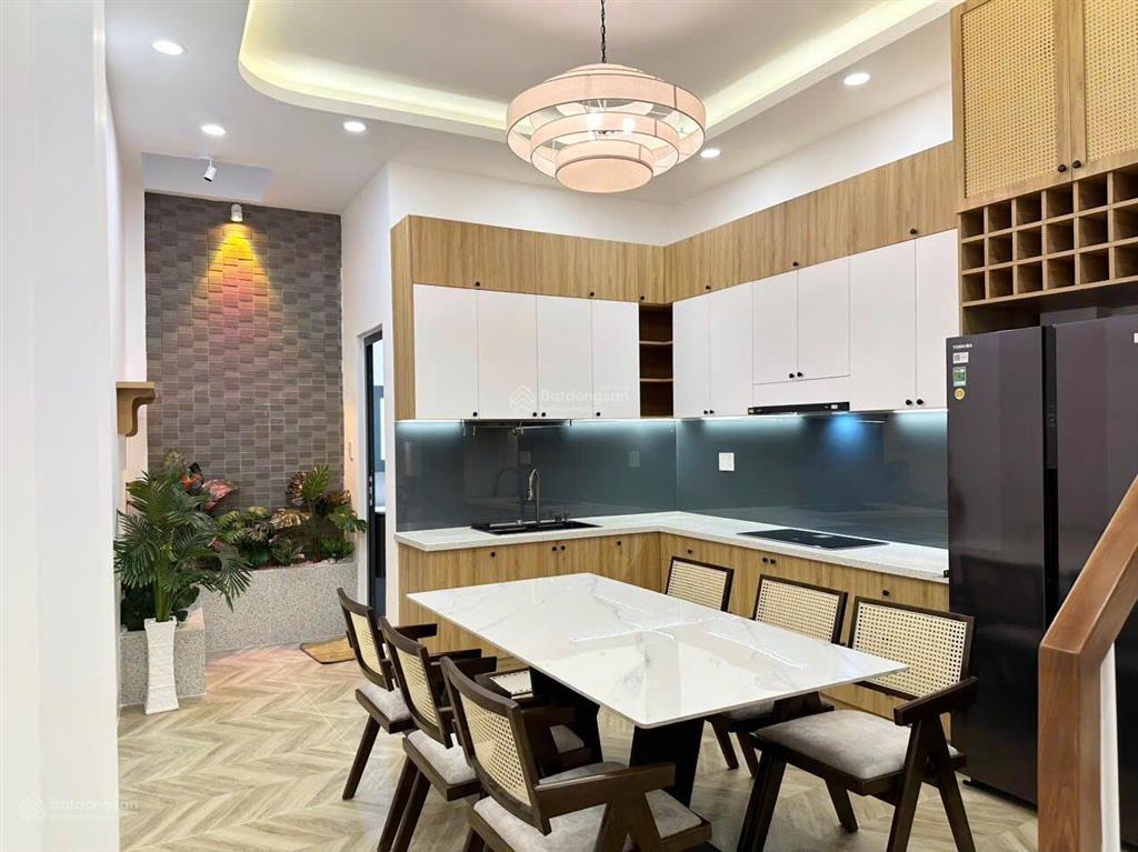 Bán nhà 38 nguyễn văn trỗi, p15, q. phú nhuận dt 8x24m kc 2 tầng giá 30 tỷ nay bán 22 tỷ