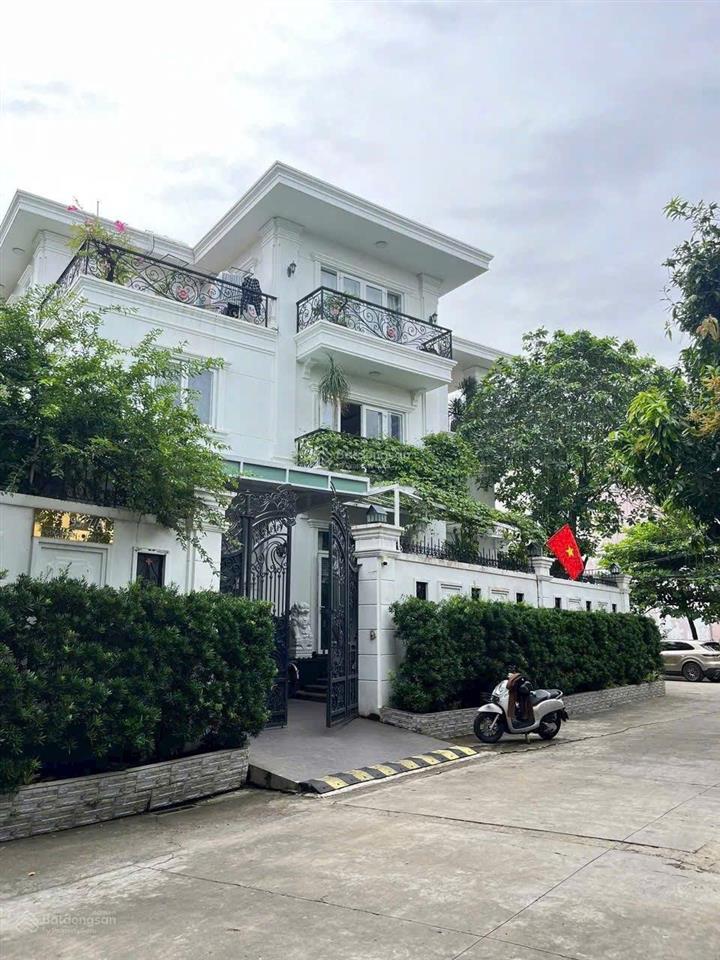 Bán gấp biệt thự nguyễn văn trỗi  trương quốc dung, p10, q phú nhuận dt 15x27m kc 2t giá 44 tỷ