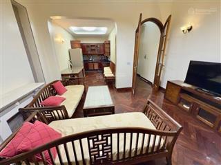 Bán nhà trần quốc hoàn, dt60m, mt5m, phân lô, ô tô tránh, kinh doanh