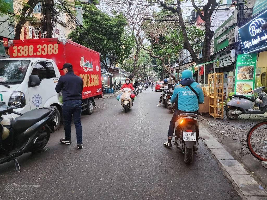 Bán nhà mặt phố nghĩa tân, dt 55m2, ô tô vào nhà, kinh doanh đa dạng