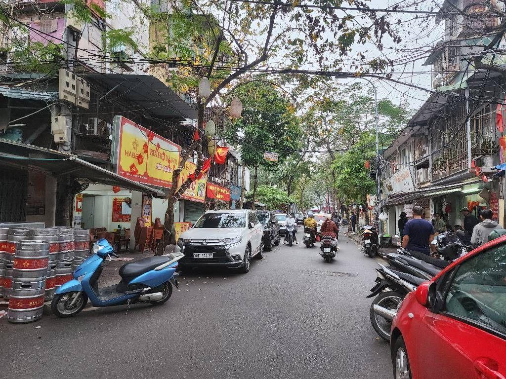 Bán nhà mặt phố nghĩa tân, dt 55m2, ô tô vào nhà, kinh doanh đa dạng