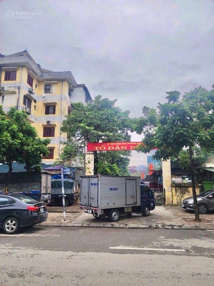 Bán nhà phố mai dịch, dt55m, mt5m, phân lô, ô tô tránh, kinh doanh.