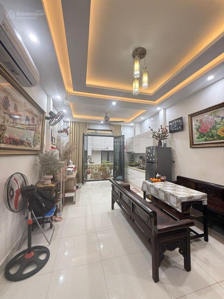 Bán nhà phố trung kính, dt65m, dân xây, ô tô qua nhà, kinh doanh, 29 tỷ.