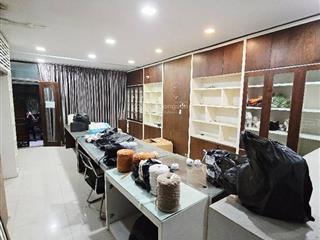 Bán nhà phố xuân thuỷ, dt65m, mt5,2m, gần ô tô, gần phố, kinh doanh, ô chờ thang máy.