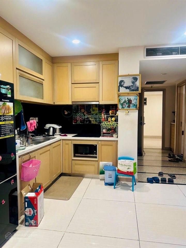 Bán căn hộ chung cư, toà number one, lô góc tầng trung, 3 ngủ, view bể bơi, full nội thất.