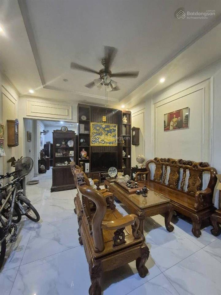 Bán nhà mặt phố chùa hà, cầu giấy, dt54m, ô tô đỗ ngày đêm, dòng tiền ổn định.