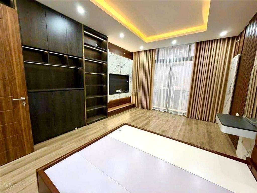 Bán nhà phố trần duy hưng, dt75m, 8 tầng thang máy, ô tô vào nhà, kinh doanh.