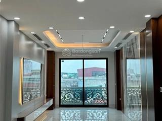 Bán nhà phố đội cấn, dt55m, mt6m, ô tô đỗ cửa, kinh doanh.