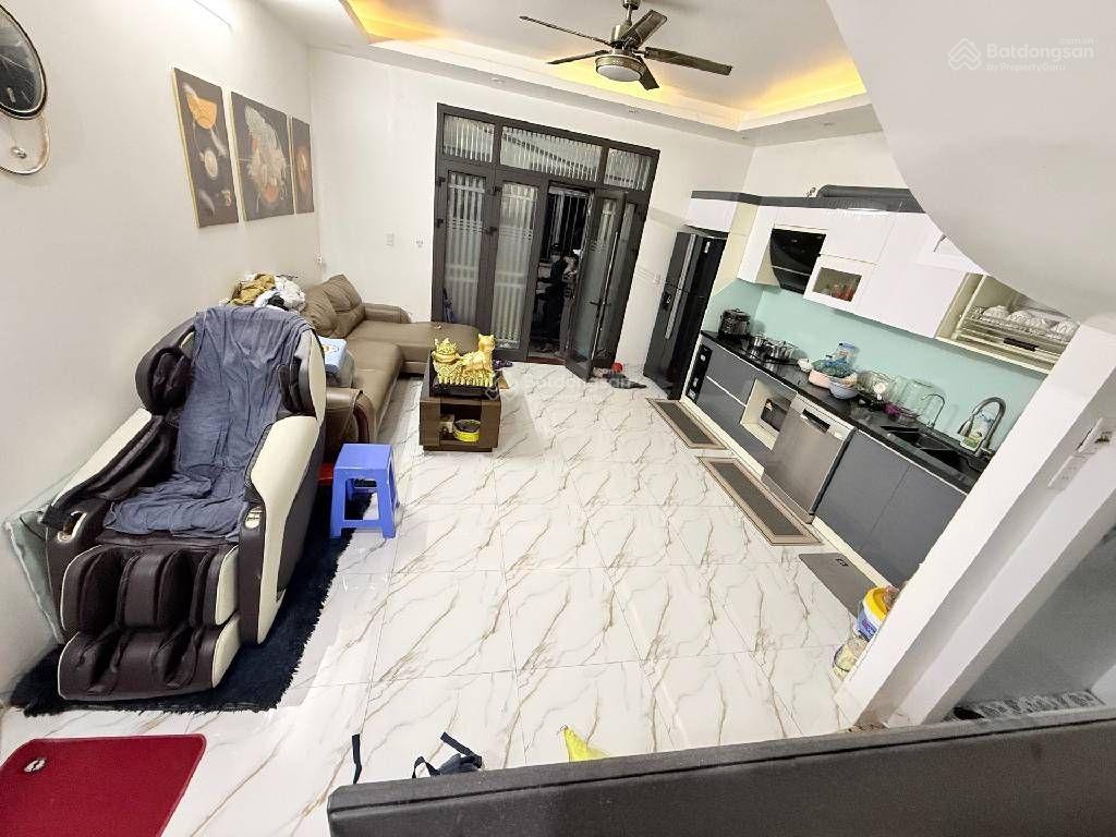 Bán đất tặng nhà phố đội cấn, dt60m, mt5m, 2 thoáng, sát ô tô tránh, kinh doanh.