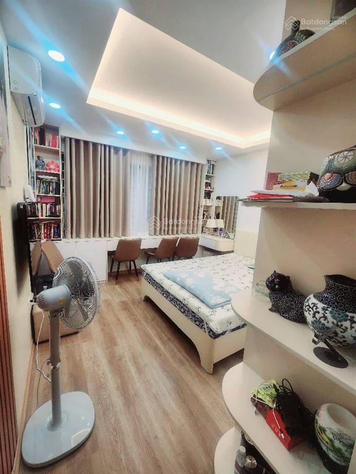 Bán nhà phố dương quảng hàm, dt56m, ô tô vào nhà, 1 nhà ra phố, ô chờ thang máy.