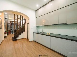 Bán nhà phố nguyễn đình hoàn, dt46m, phân lô, kinh doanh.