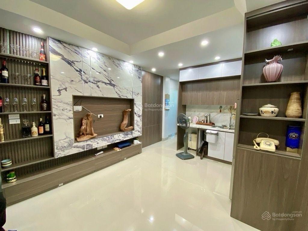 Bán nhà phố hoàng quốc việt, dt45m, 6 tầng thang máy, gần ô tô, gần phố.