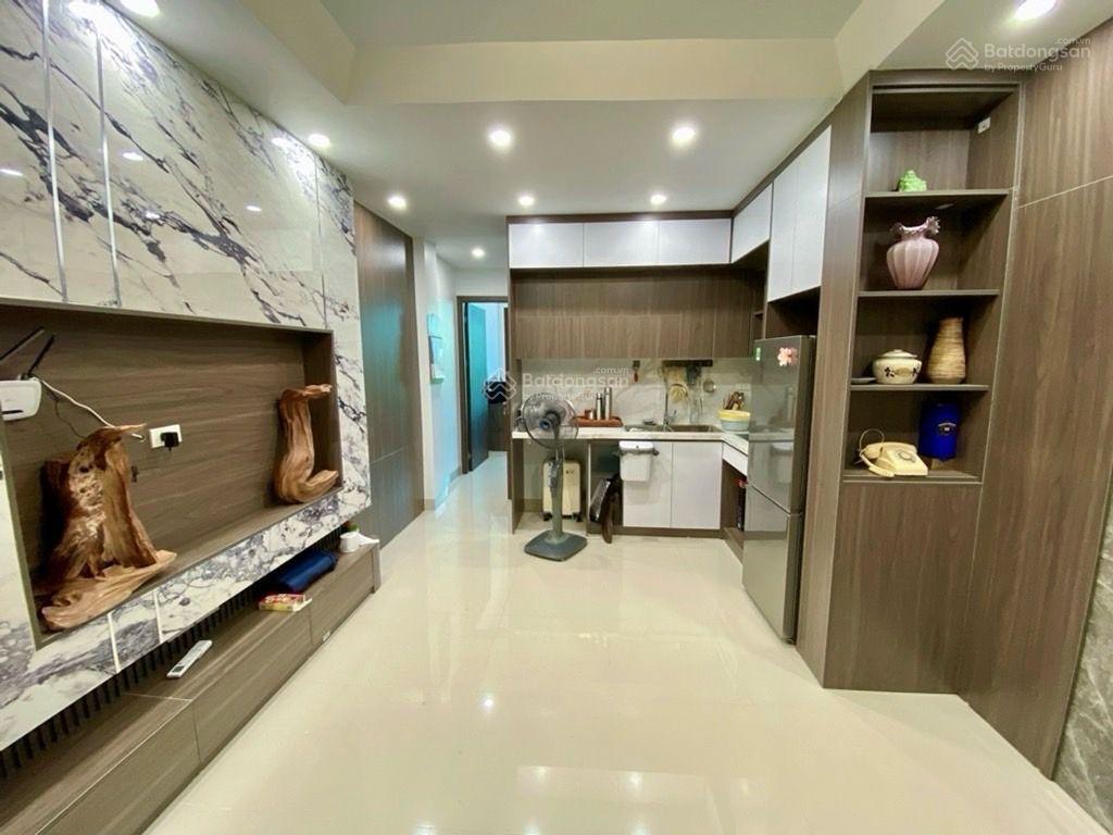 Bán nhà phố hoàng quốc việt, dt45m, 6 tầng thang máy, gần ô tô, gần phố.