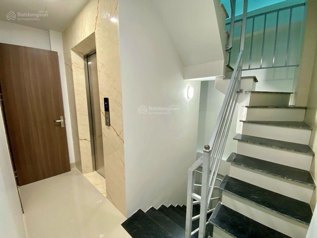 Bán nhà phố hoàng quốc việt, dt45m, 6 tầng thang máy, gần ô tô, gần phố.
