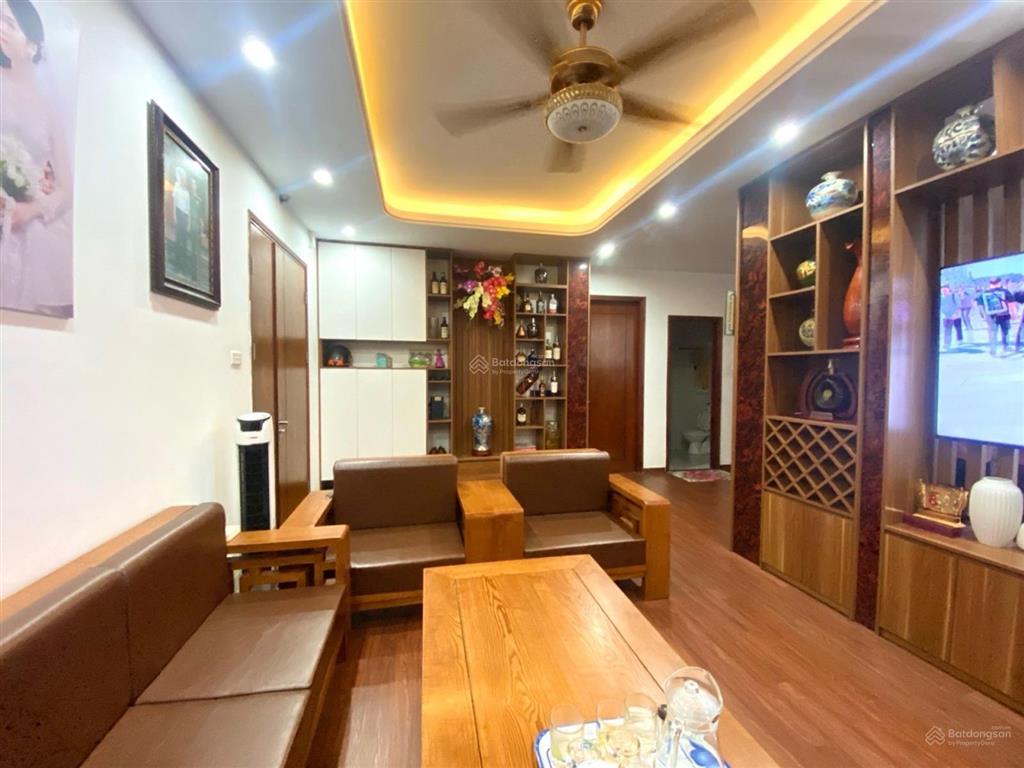 Bán căn hộ ct36 xuân la, căn góc, tầng trung, siêu thoáng, full nội thất.