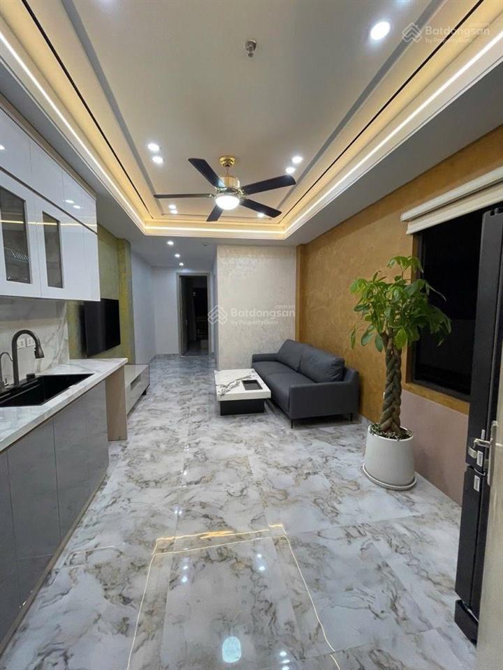Bán nhà cầu giấy, dt68m, mặt ngõ kinh doanh, lô góc, ô tô tránh.