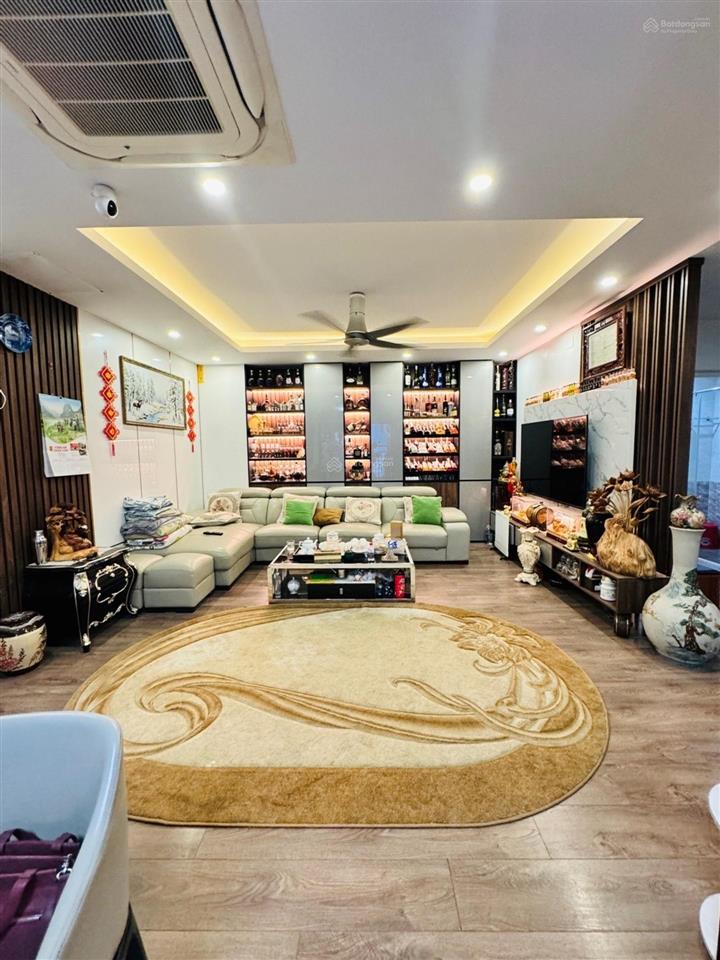 Bán căn hộ, tòa c18 lạc long quân, dt102m, 3 ngủ, căn góc tầng trung, full nội thất