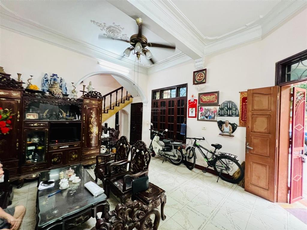 Bán nhà phố trung kính, dt 52m2, 25,8 tỷ, phân lô, ô tô tránh, kinh doanh
