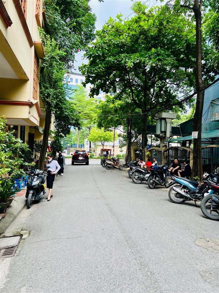 Bán nhà phố trung kính, dt 52m2, 25,8 tỷ, phân lô, ô tô tránh, kinh doanh