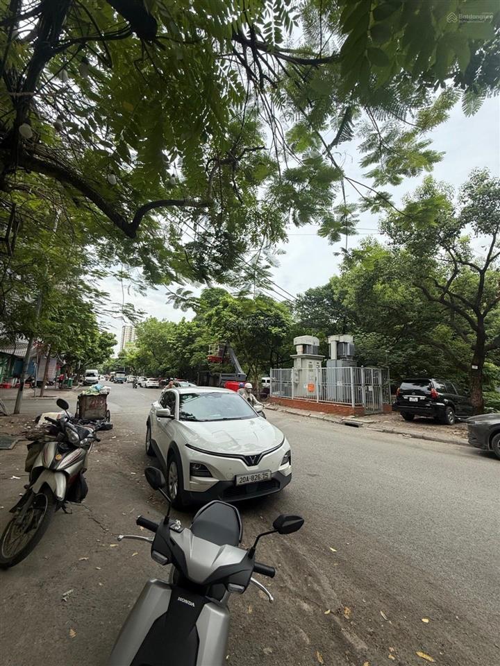 Bán nhà phố tú mỡ, dt55m, 23,4 tỷ, ô tô tránh, vào nhà, kinh doanh.