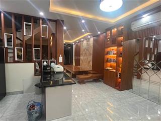 Bán nhà phố lạc long quân, dt57m, mt5,3m, 1 nhà ra phố, ô tô đỗ cửa, vào nhà, kinh doanh.