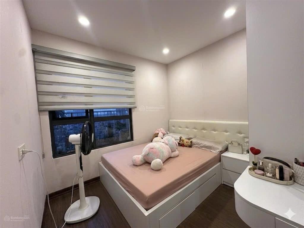 Bán căn hộ tòa kosmo, dt 110m, 3 ngủ, tầng trung, lô góc, full nội thất.