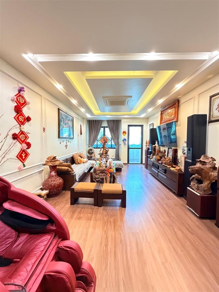 Bán nhà phố hoàng sâm, dt65m, phân lô, ô tô tránh, kinh doanh.