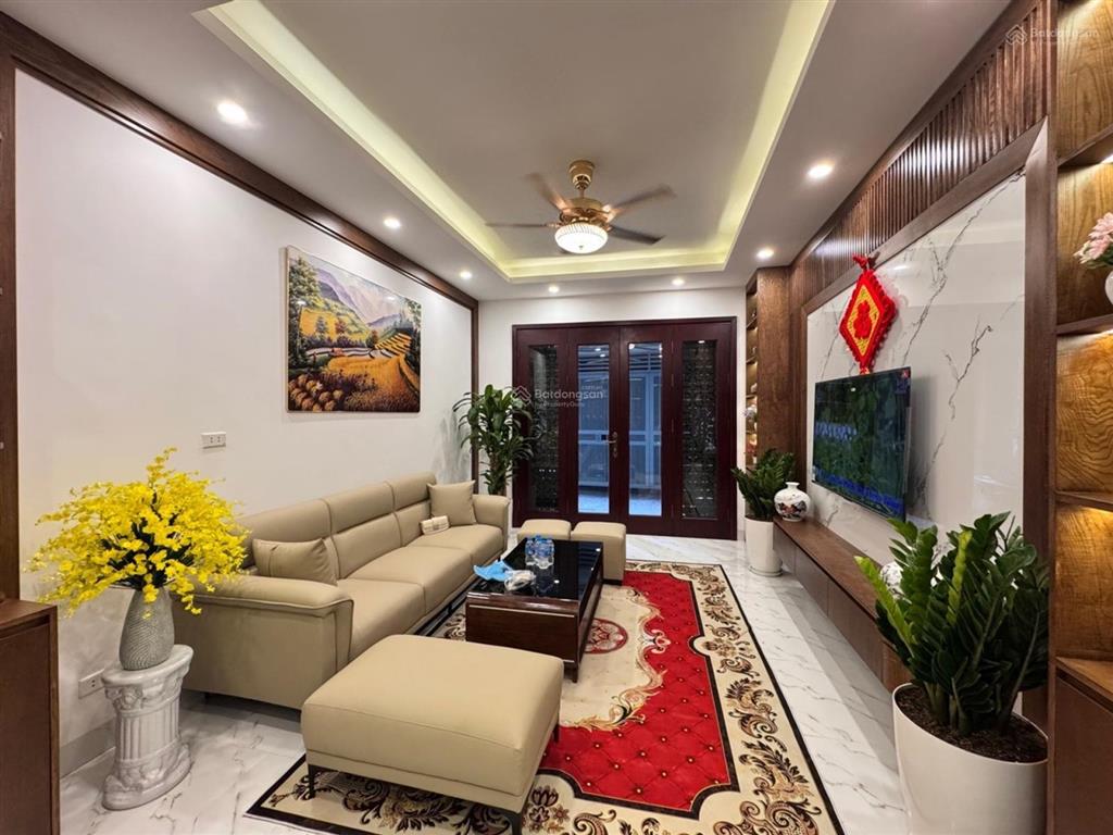 Bán nhà phố trần cung, dt42m, 7 tầng thang máy, sát ô tô tránh, kinh doanh