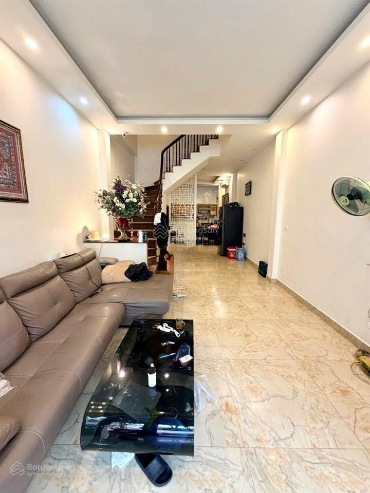 Bán nhà phố tú mỡ, dt64m, phân lô, ô tô tránh, kinh doanh, view sân chơi.