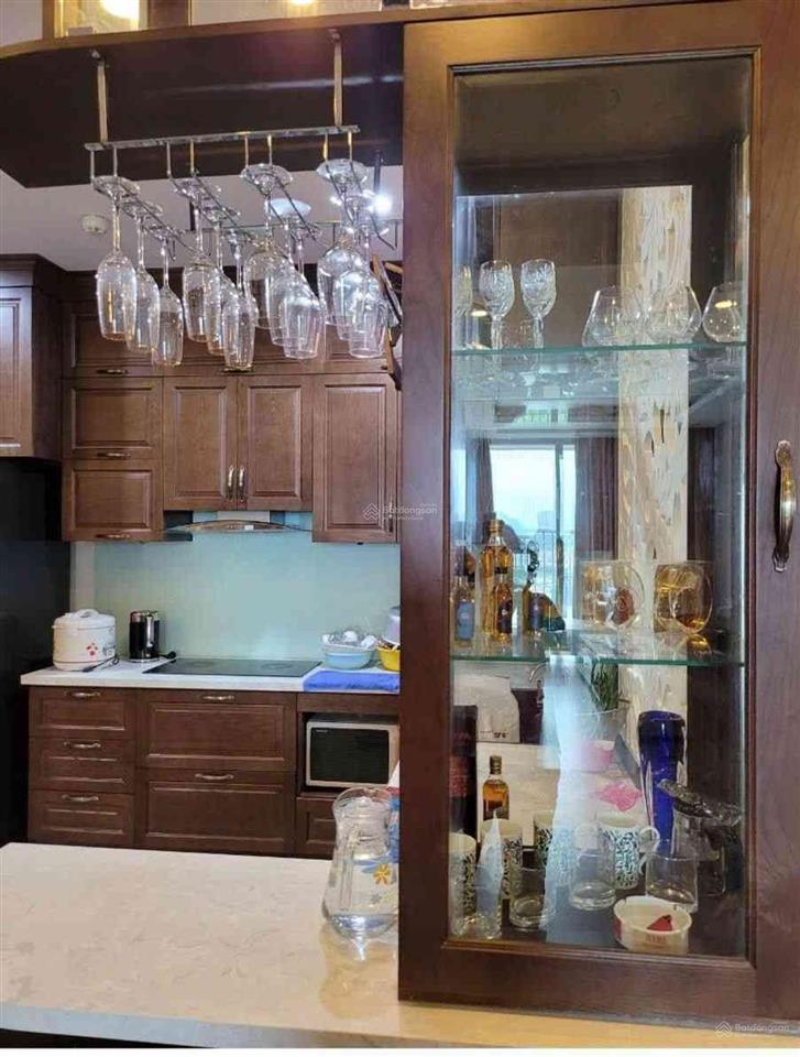 Bán căn hộ tầng cao n03t2 ngoại giao đoàn, dt 114m  3 ngủ  full nội thất.