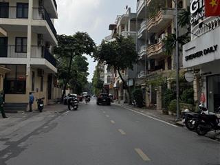 Bán tòa văn phòng, mặt phố hoàng sâm, dt85m, 7 tầng thang máy, kinh doanh.