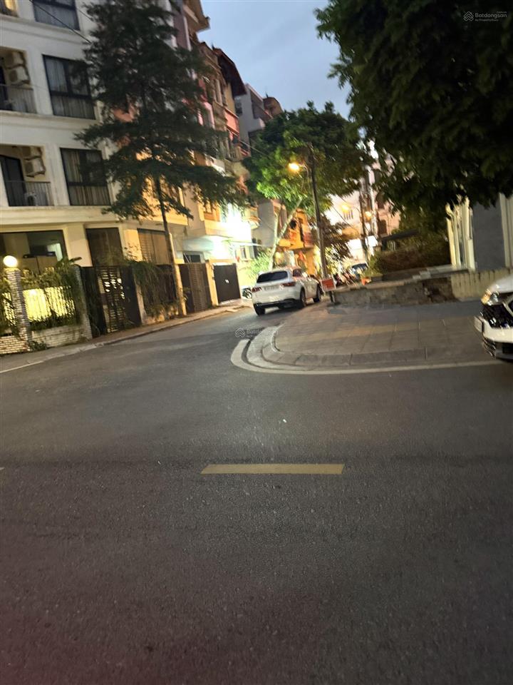 Bán nhà phố phạm tuấn tài, dt100m, mt8,5m, phân lô, ô tô tránh, vỉa hè, kinh doanh.