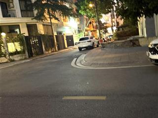 Bán nhà phố phạm tuấn tài, dt100m, mt8,5m, phân lô, ô tô tránh, vỉa hè, kinh doanh.