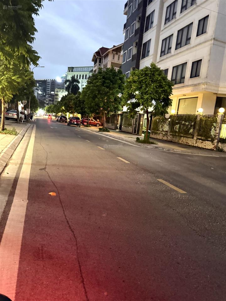 Bán nhà phố phạm tuấn tài, dt100m, mt8,5m, phân lô, ô tô tránh, vỉa hè, kinh doanh.