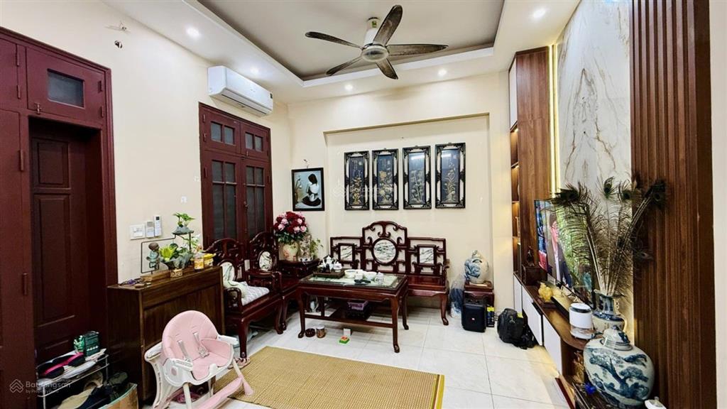 Bán nhà phố hoàng sâm, dt 42m, 4 tầng, phân lô ô tô, kinh doanh.